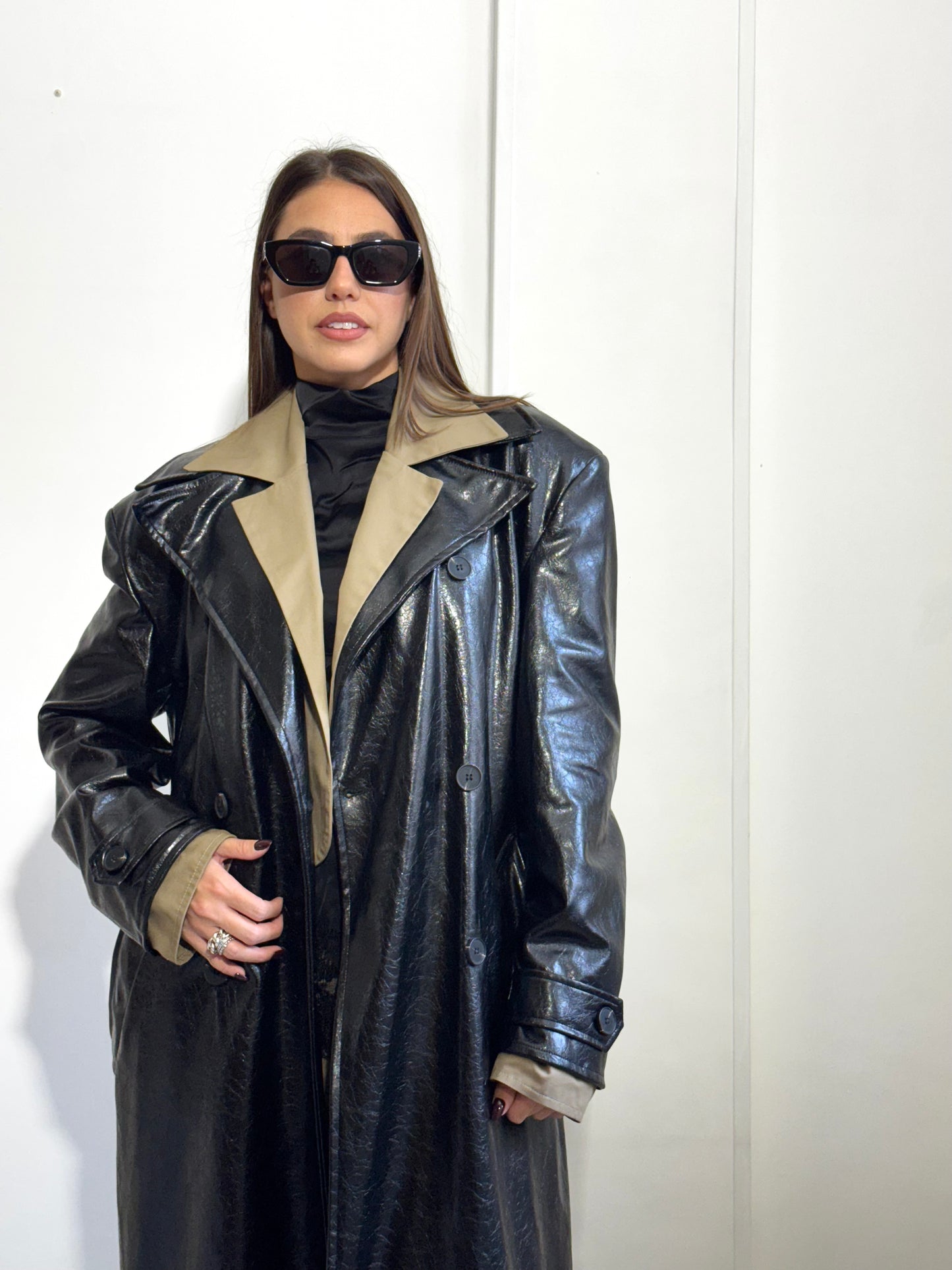 Noir Bloom Trench - Fioritura nel Buio